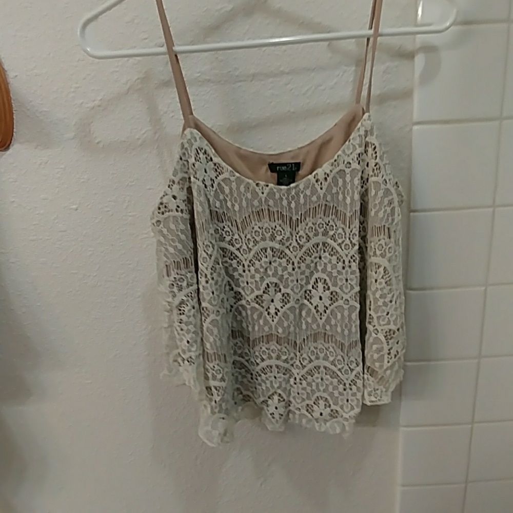 RUE 21 LACE CROP